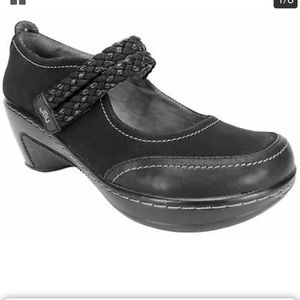 JBU memory foam by Jambu black wedges